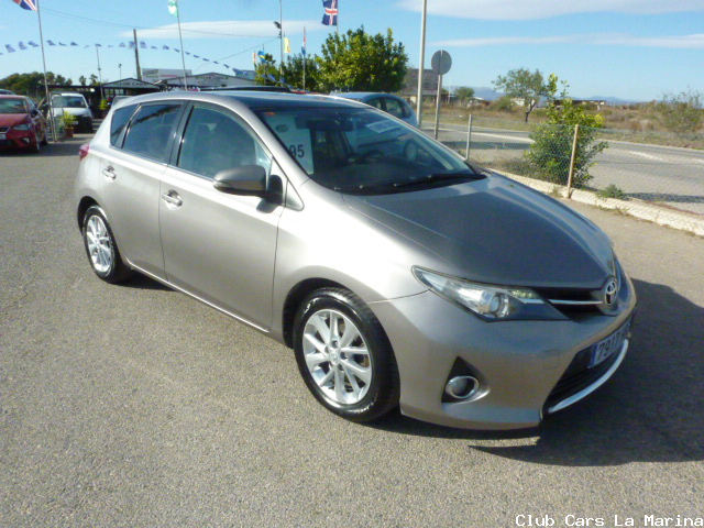 Toyota Auris 2013